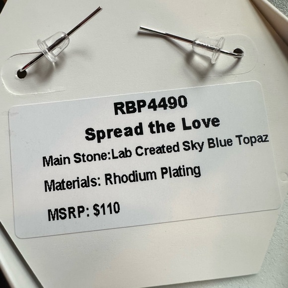 Bomb Party spread the love fish hook earrings - Picture 4 of 4